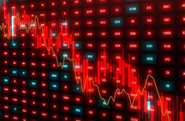 خروج 5 همت پول حقیقی از بورس/ بازار در اختیار فروشندگان است