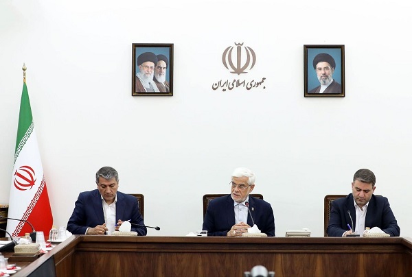عارف: طرح موسوم به «مقابله با نفوذ بیگانگان» به فعالیت علمی کشور ضربه می‌زند