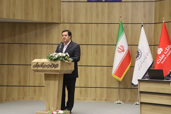 مدیرعامل بانك ملت در جمع فعالان اقتصادی استان كرمان: توسعه و تنوع بخشی به ابزارهای تأمین مالی در دستور كار بانك ملت قرار دارد