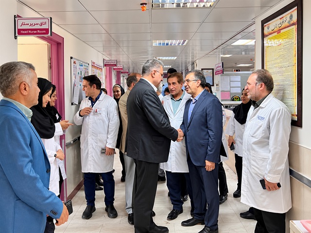 تجلیل مدیر سرمایه انسانی گروه صنایع پتروشیمی خلیج فارس از پرستاران بیمارستان فوق تخصصی صنعت نفت تهران