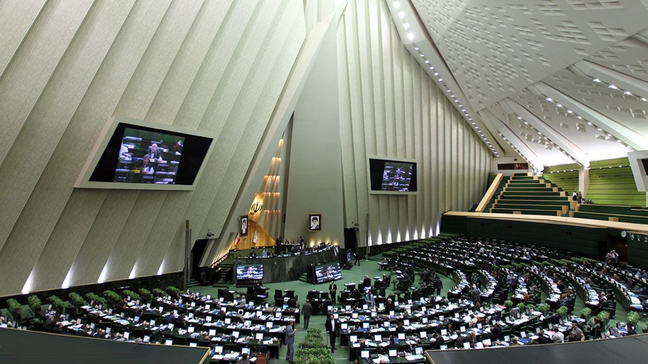 مجلس مکلف کرد؛ کلیه اشخاص باید مالیات واحدهای مسکونی خود را تا پایان بهمن ۱۴۰۱ پرداخت کنند