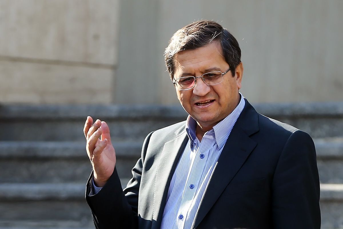 همتی: به مردم قول می‌دهم بازار ارز به ثبات برسد 