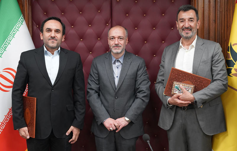  آیین تکریم و معارفه مدیرعامل شرکت سرمایه گذاری بانک پارسیان برگزار شد