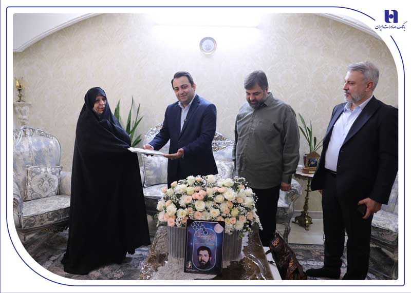 بانک صادرات ایران با تقدیم 96 شهید نماد ایستادگی در کنار مردم است / آغاز افتخارآمیز تدوین تاریخ شفاهی شهدای بانک صادرات ایران