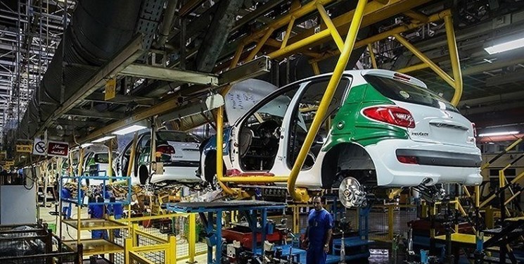 صنعت خودروسازی نباید دست دولت باشد