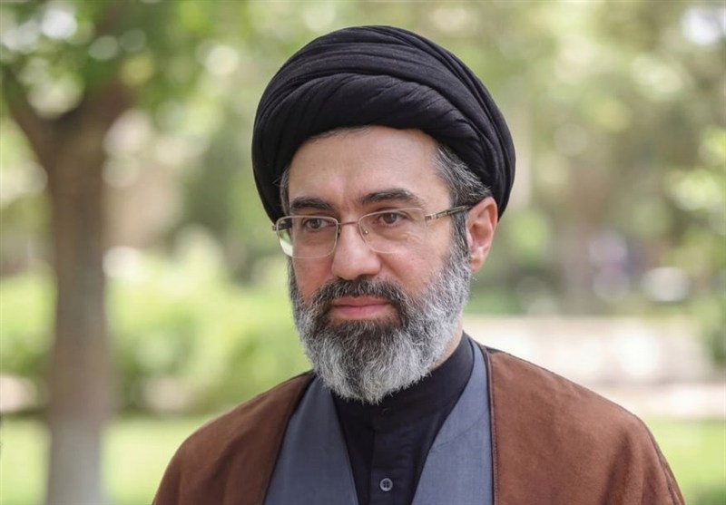 آیت‌الله سید مجتبی خامنه‌ای: ارتش دلاورانه از کشور دفاع می‌کند
