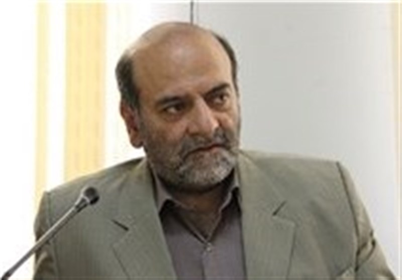 کسری بودجه از جیب مردم تأمین نشود/ دولت برای حل مشکل اقتصاد از بانک‌ها شروع کند