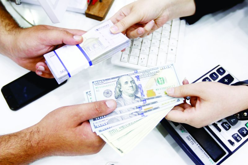  دیواری بلند میان دلار و ریال 