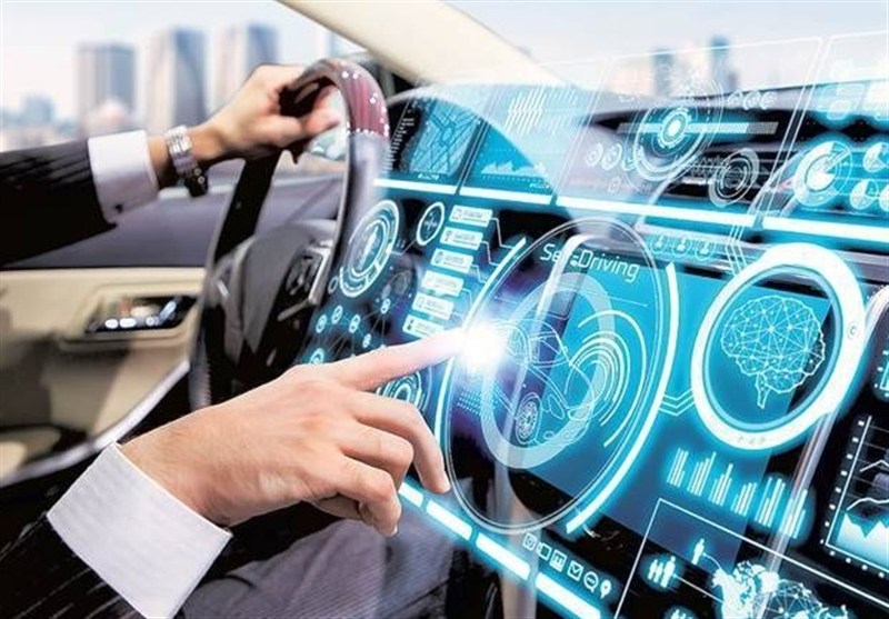 «خودروی متصل»؛ درگیر دست‌انداز پول و بروکراسی