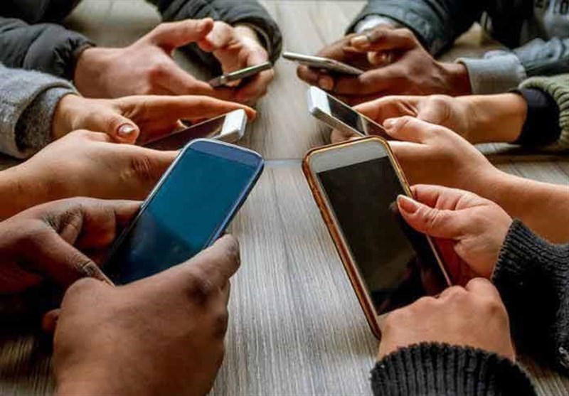  افزایش بی ضابطه قیمت در بازار تلفن همراه/ لزوم برخورد سازمان حمایت 