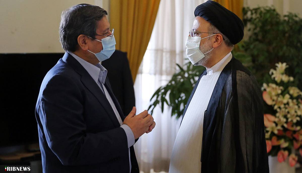 توصیه همتی به دولت برای کنترل تورم و نرخ ارز