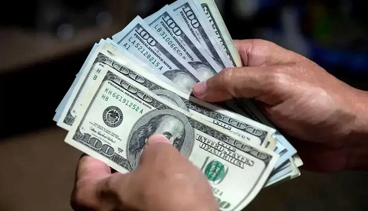 چرا پیش‌بینی نوسانات دلار در ایران دشوار است؟