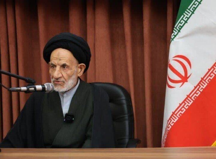 دهه کرامت فرصتی برای تبیین کرامت انسانی و نجات بشر است