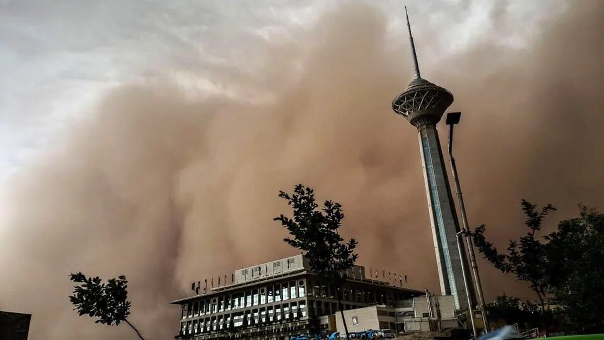  طوفان شدید تهران ۲ فوتی و ۴۱ مصدوم بر جای گذاشت 