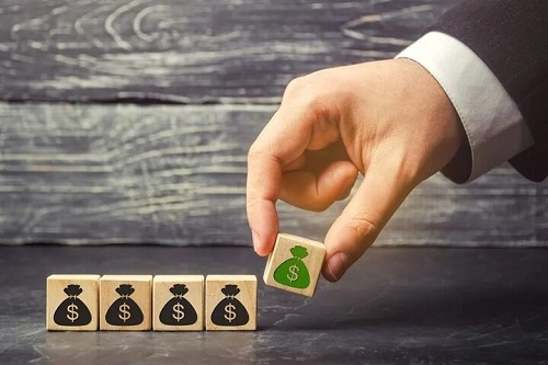 رقابت طلا و ارز در بازار سرمایه؛ نقدینگی به کدام سو می‌رود؟