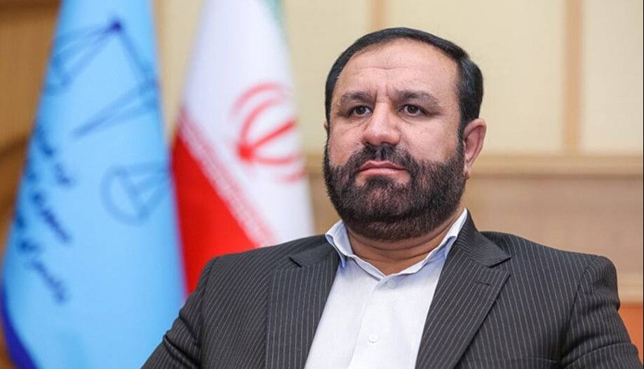  وزیر اقتصاد مستندات فرارهای مالیاتی میلیاردی را اعلام کند