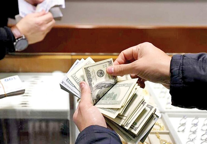 دلار روی خط 140هزار تومان پایان ارز ترجیحی چه‌بلایی سر سفره آورد؟