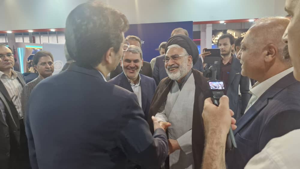 تفاهم‌نامه احداث ۵۰۰ مگاوات نیروگاه خورشیدی میان استانداري خراسان رضوي، موسسه اعتباری ملل و شرکت‌های برق خراسان امضا شد