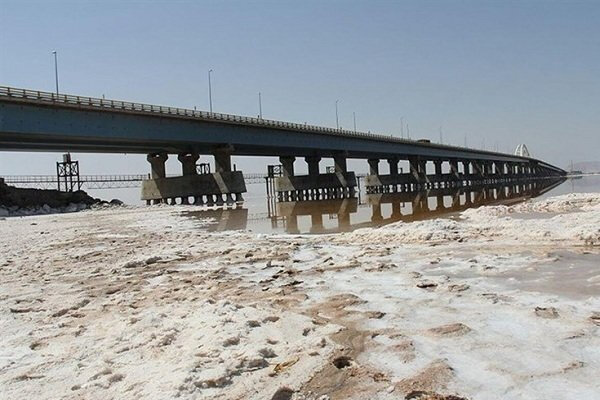  تراز آب دریاچه ارومیه به سطح «غیرقابل اعلام» رسید 