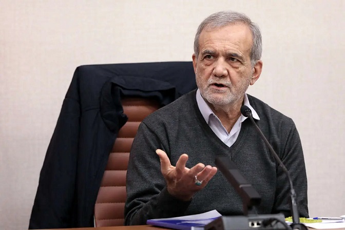 پزشکیان: کارشناسان در حال بررسی راهکارهای افزایش بهره‌وری آب هستند