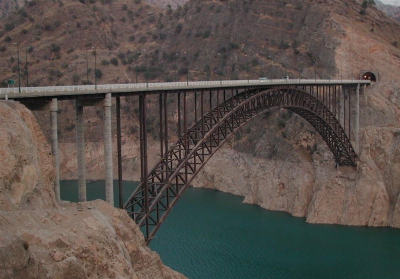 شاهکار مهندسان ایرانی بر فراز دریاچه سد گلورد