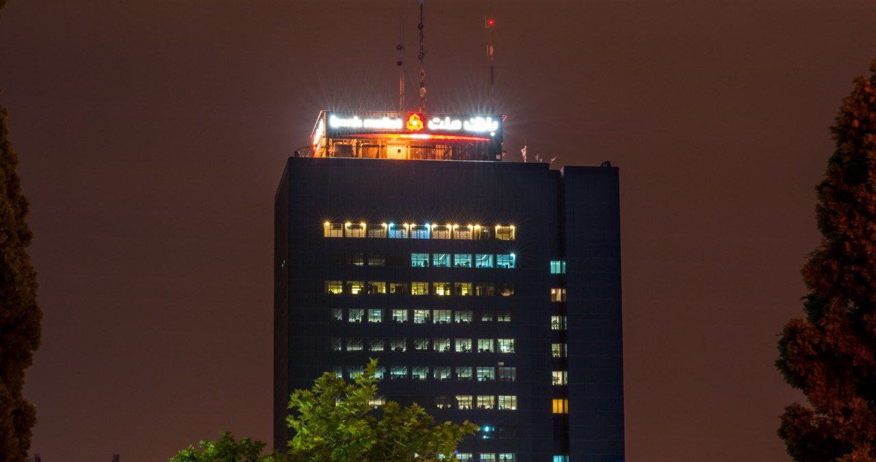 جهش سودآوری در بانک ملت/ رشد ۳۶ درصدی سود خالص و تداوم روند صعودی درآمدهای عملیاتی