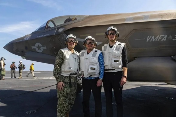سی‌ان‌ان: بازدید ویتکاف و کوشنر از ناو آبراهام لینکلن به ایران اطلاع داده شده بود