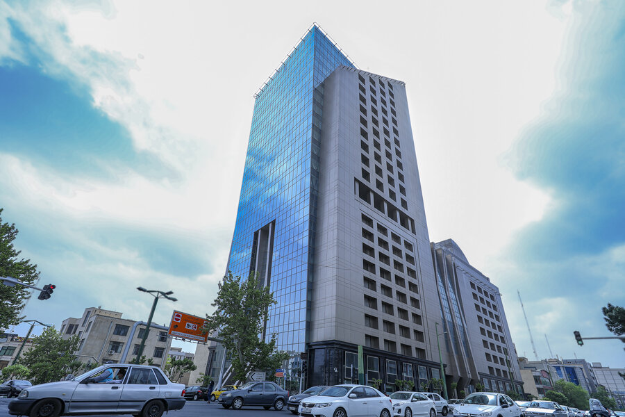نقدینگی در خدمت تولید به شرط هدایت سرمایه‌گذاران به بازار سرمایه