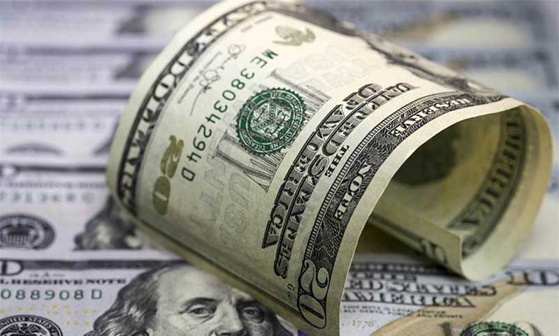 خروج فعالان از بازار ارز ؛ پیش‌بینی قیمت دلار