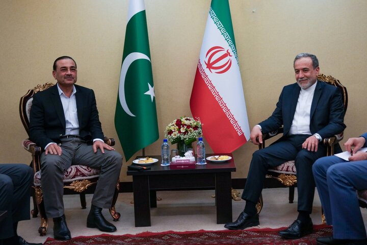 رایزنی چندین ساعته فرمانده ارتش پاکستان با عراقچی