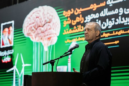 رئیس‌جمهور: دشمنان به دنبال اختلاف‌افکنی و زمین‌گیر کردن ما هستند