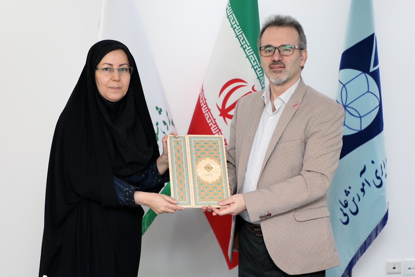 امضای تفاهم‌نامه همكاری میان پژوهشكده بیمه و مؤسسه پژوهش و برنامه‌ریزی آموزش عالی