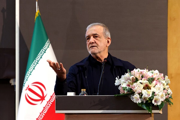 پزشکیان: ادامه تورم ۴۰ و ۶۰ درصدی برای مردم قابل تحمل نیست