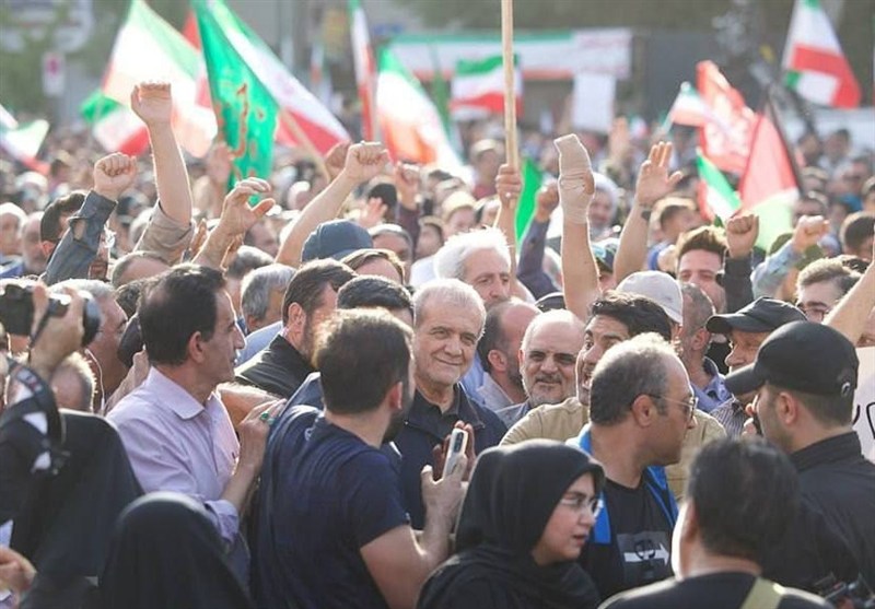 افتخار پیروزی برای ملت ایران است/ دشمن تنبیهی سخت متحمل شد