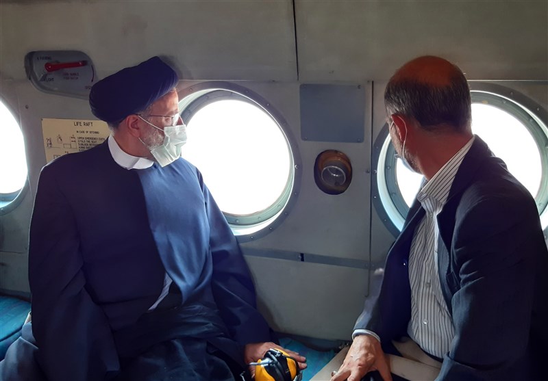  ‌بازدید هوایی رئیس جمهور از معدن زغال سنگ طبس/ گفت‌وگوی صمیمانه رئیسی با کارگران معدن + تصویر 
