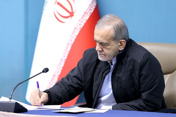 رئیس جمهور درگذشت زنده یاد اکبر عبدی را تسلیت گفت