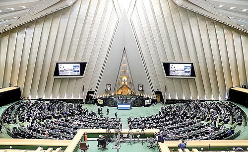 خیز مجلس برای ۸ استیضاح