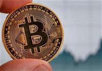بیت‌کوین در آستانه انفجار یا سقوط؟