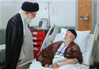  فیلم عیادت امام خامنه‌ای از آیت الله مکارم شیرازی 