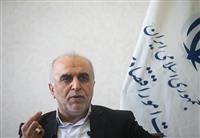 واکنش دژپسند به منتقدان رابطه ریزش بورس با سود بین بانکی/بانک مرکزی از ۳ مسیر به بورس آسیب زد 