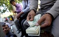 تداوم کاهش قیمت دلار در بازار آزاد و دلالانی که زیان کردند
