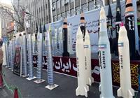 نمایش موشک و سانتریفیوژهای ایرانی در راهپیمایی 13 آبان 