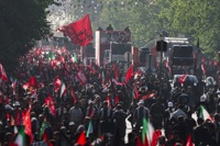 جمعیت عظیم تشییع‌کنندگان رهبر شهید انقلاب در تهران از نگاه رویترز