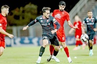 دوئل مدعیان قهرمانی در سکوت تبریز/پرسپولیس به زمین سخت رسید