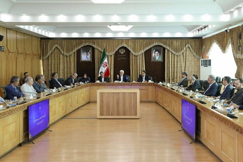توضیح عارف درباره ماجرای عرضه بنزین با نرخ جدید در کرمان