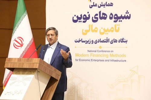 همتی: بانک مرکزی برای کنترل تورم برنامه دارد/فعالیت اقتصادی متوقف نشده است